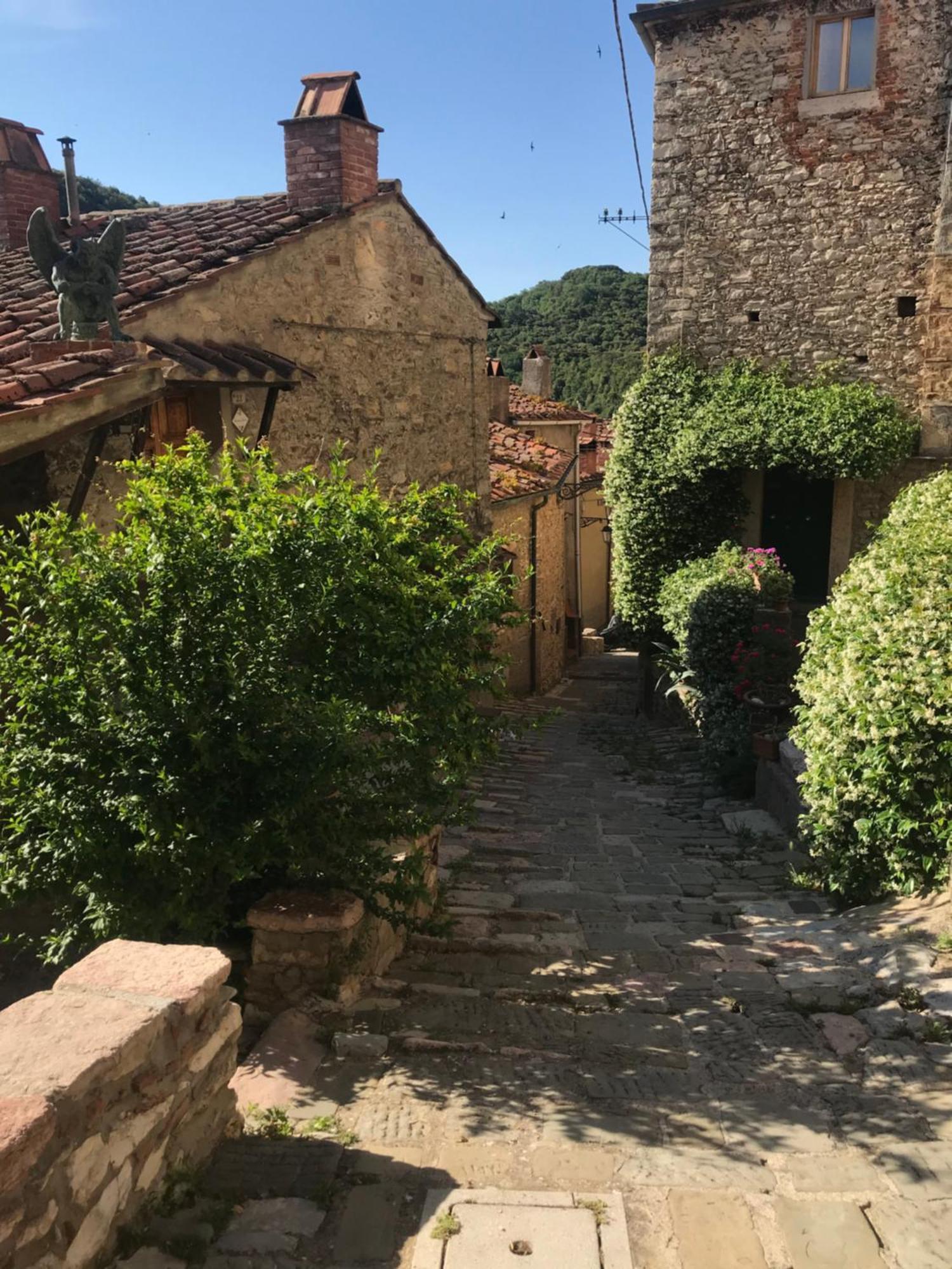 Le Dame Del Borgo Leilighet Sassetta Eksteriør bilde