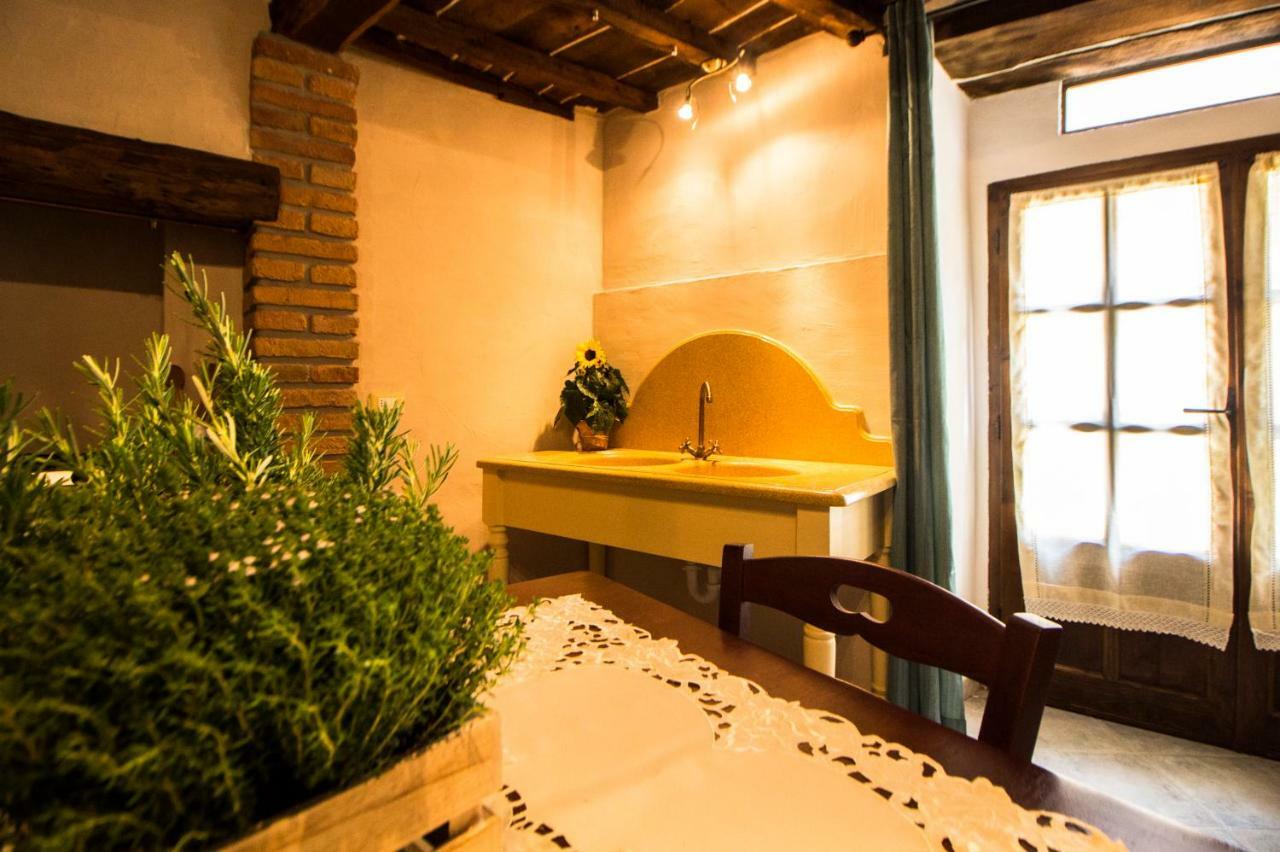 Le Dame Del Borgo Leilighet Sassetta Eksteriør bilde