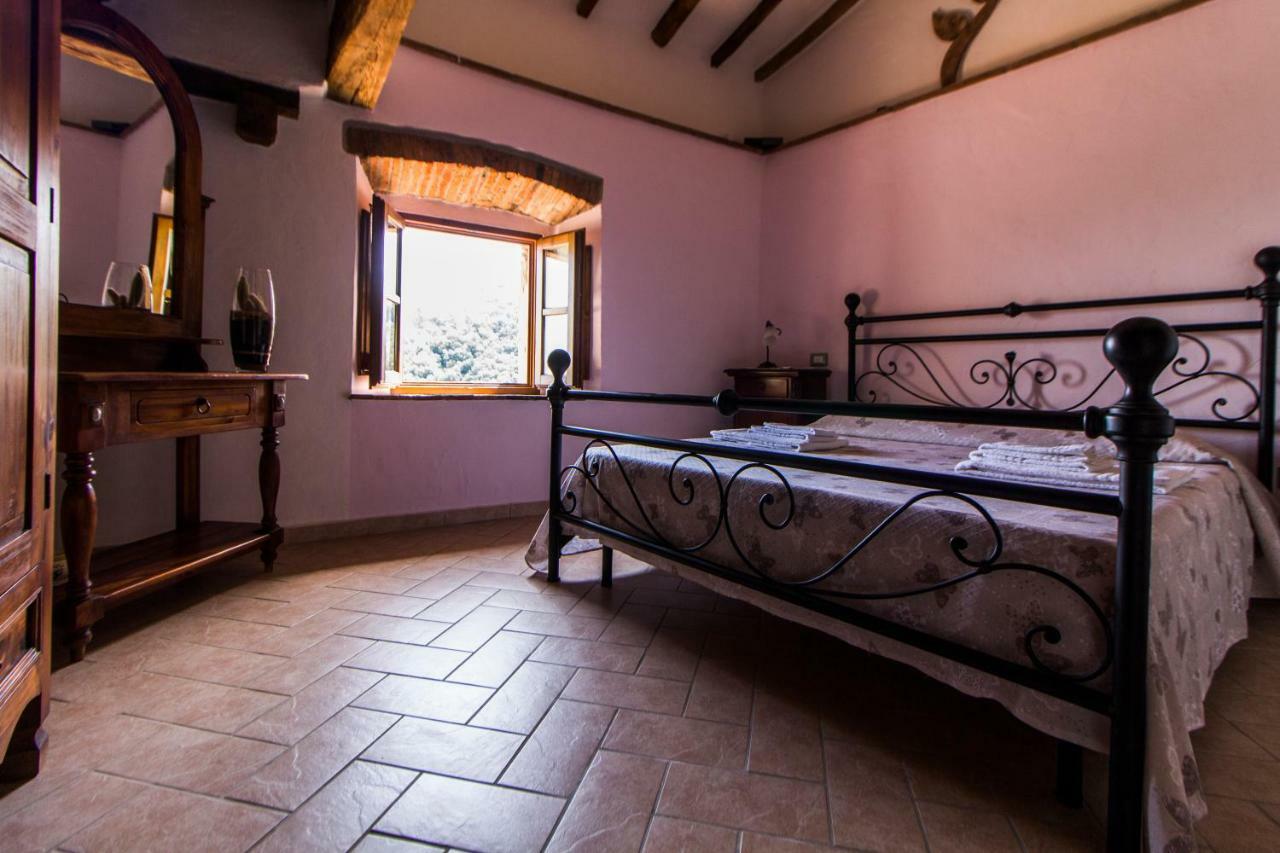 Le Dame Del Borgo Leilighet Sassetta Eksteriør bilde