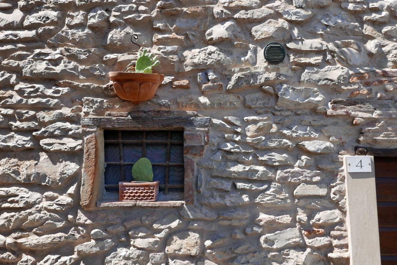 Le Dame Del Borgo Leilighet Sassetta Eksteriør bilde